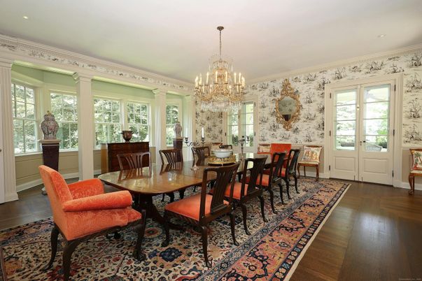 Chandelier, Dining room, Interior, Recessed Lighting, Wood Texture Flooring