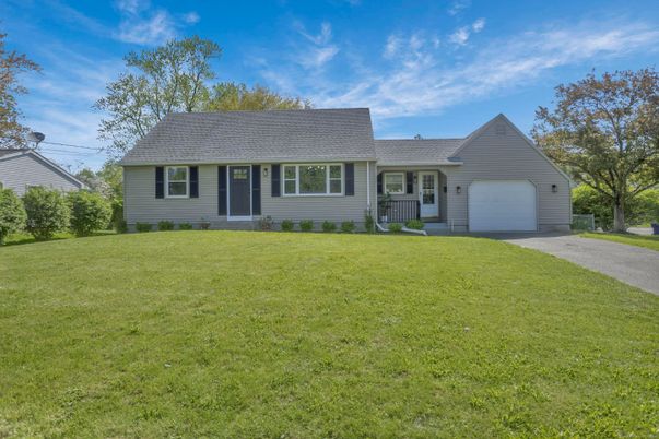 Attached, Exterior, Facade, Cape Cod