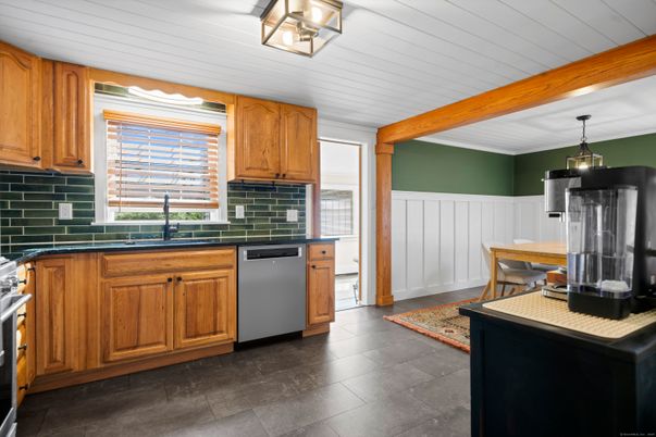 Dining room, Interior, Kitchen, Pendant Lights, Stainless Steel Appliances