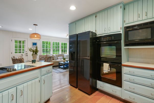 Interior, Kitchen, Living room, Pendant Lights, Recessed Lighting, Wood Texture Flooring