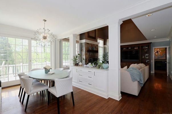 Dining room, Interior, Living room, Pendant Lights, Recessed Lighting, Wood Texture Flooring