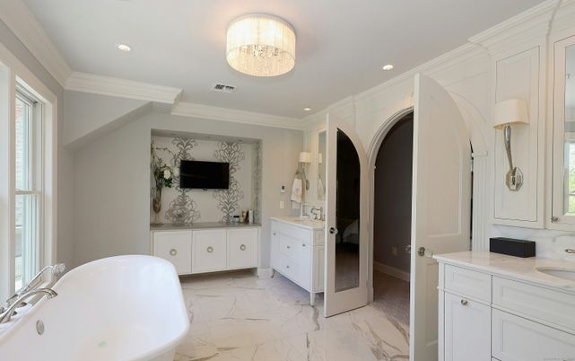 Bathroom, Dual Sink Vanities, Free Standing Baths, Interior, Marble, Recessed Lighting