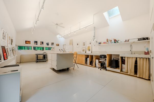 Home Office, Interior