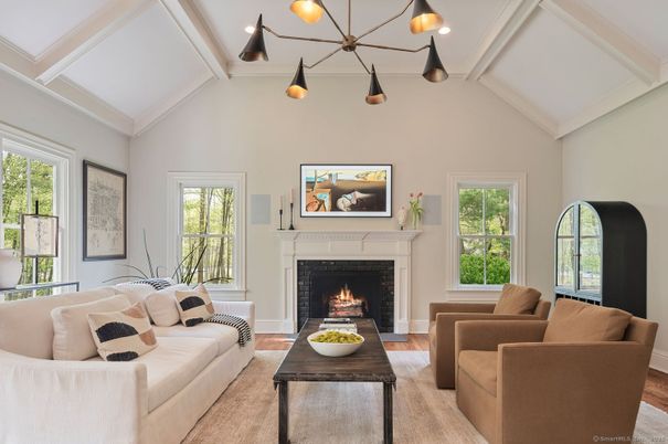 Fireplace, Interior, Living room, Pendant Lights, Recessed Lighting, Wood Texture Flooring