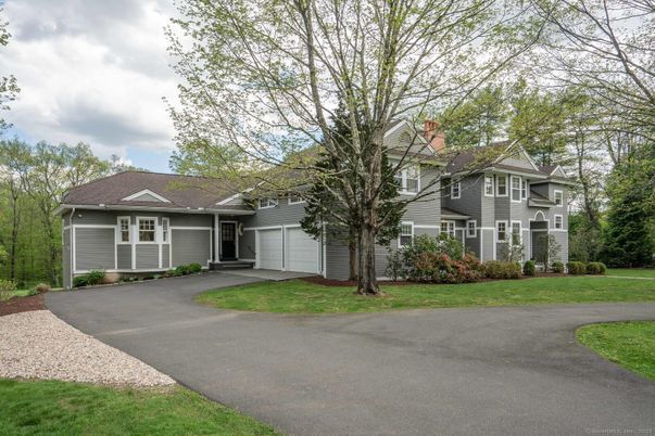Attached, Exterior, Facade, Ranch