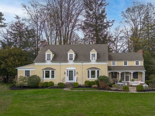 Exterior, Facade, Cape Cod