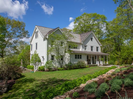 Backyard, Exterior, Facade, Farmhouse