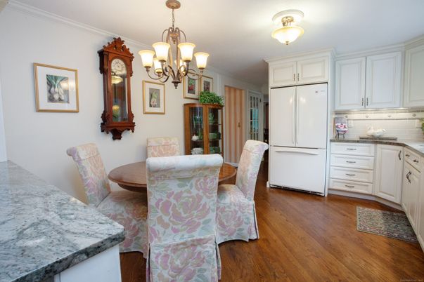 Chandelier, Dining room, Interior, Kitchen, Wood Texture Flooring
