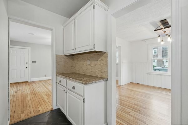 Interior, Kitchen, Pendant Lights, Wood Texture Flooring
