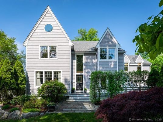 Exterior, Facade, Queen Anne Victorian