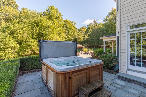Exterior, Hot Tub