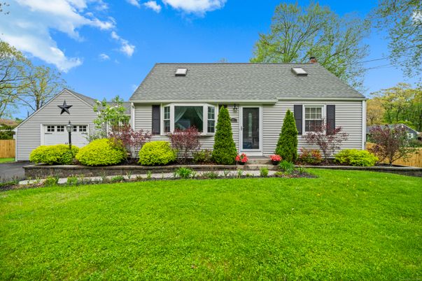 Attached, Detached Garage, Exterior, Facade, Cape Cod