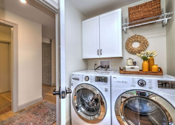Interior, Washer, Wood Texture Flooring