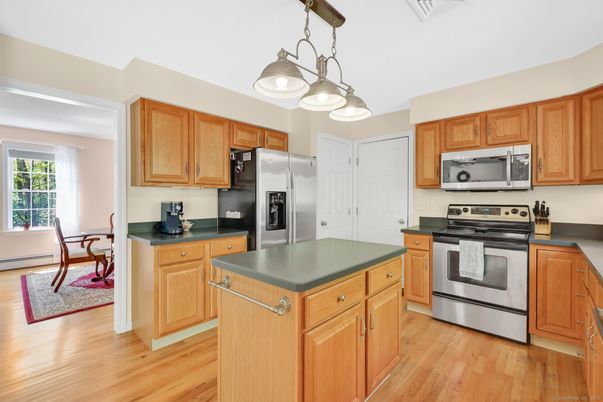 Dining room, Interior, Kitchen, Stainless Steel Appliances, Wood Texture Flooring
