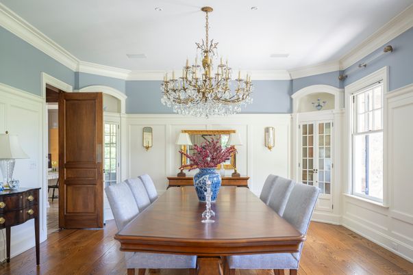 Chandelier, Dining room, Interior, Recessed Lighting, Wood Texture Flooring