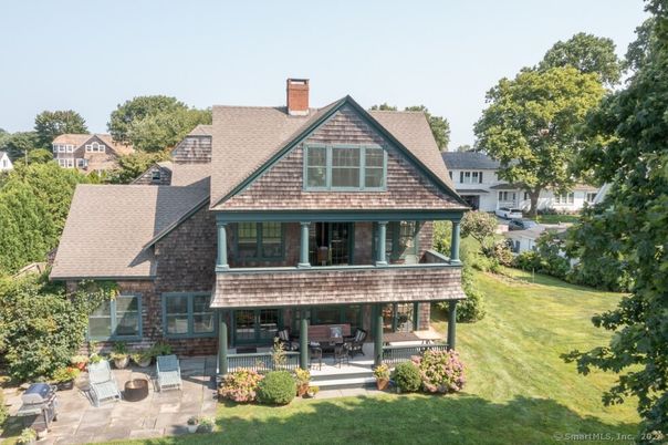 Backyard, Exterior, Facade, Brick Facade, Log Home