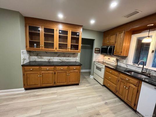 Interior, Kitchen, Pendant Lights, Recessed Lighting, Wood Texture Flooring