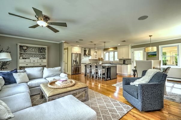 Dining room, Interior, Kitchen, Living room, Pendant Lights, Recessed Lighting, Stainless Steel Appliances, Wood Texture Flooring