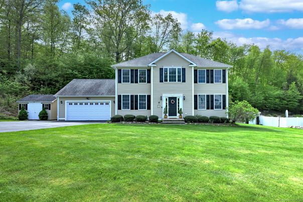 Attached, Backyard, Exterior, Facade, Georgian