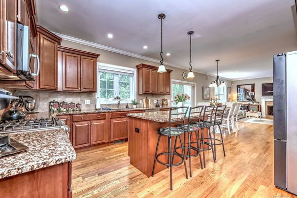 Dining room, Interior, Kitchen, Pendant Lights, Recessed Lighting, Wood Texture Flooring