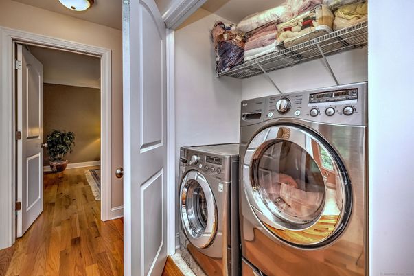Interior, Utility Closets, Washer, Wood Texture Flooring