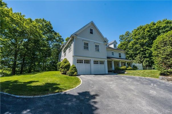 Attached, Exterior, Facade, Farmhouse