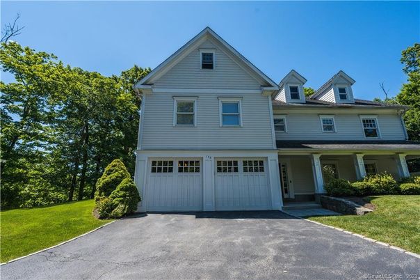Attached, Exterior, Facade, Farmhouse