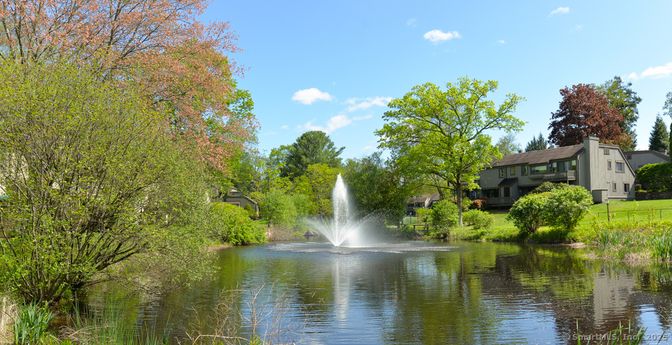 Exterior, Lake