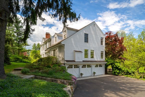 Attached, Exterior, Facade, Farmhouse