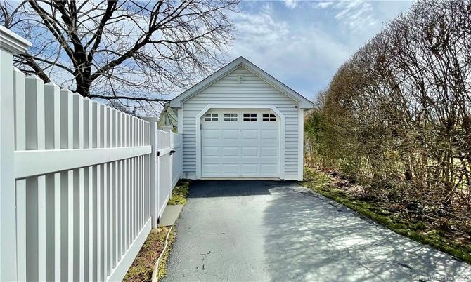 Detached Garage, Exterior