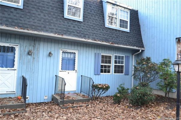 Exterior, Facade, Cape Cod
