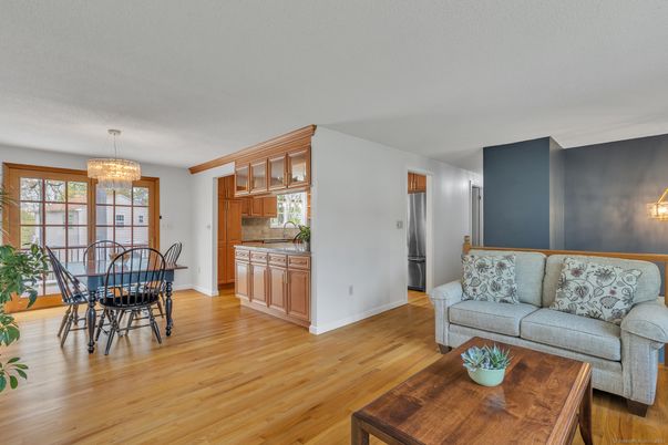 Chandelier, Dining room, Interior, Kitchen, Wood Texture Flooring