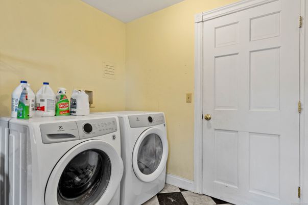 Interior, Washer