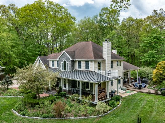Backyard, Exterior, Facade, Queen Anne Victorian