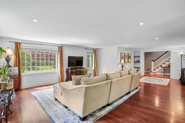 Interior, Living room, Recessed Lighting, Wood Texture Flooring