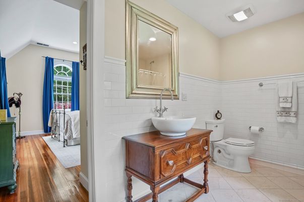 Bathroom, Interior, Recessed Lighting, Wood Texture Flooring
