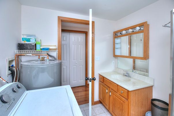 Interior, Washer, Wood Texture Flooring
