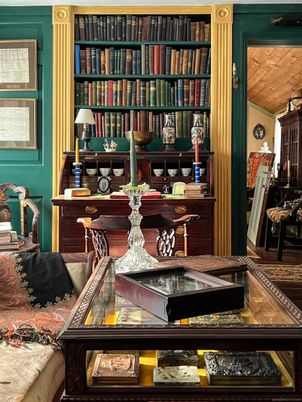 Home Office, Interior