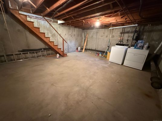 Interior, Washer, Wooden Beams