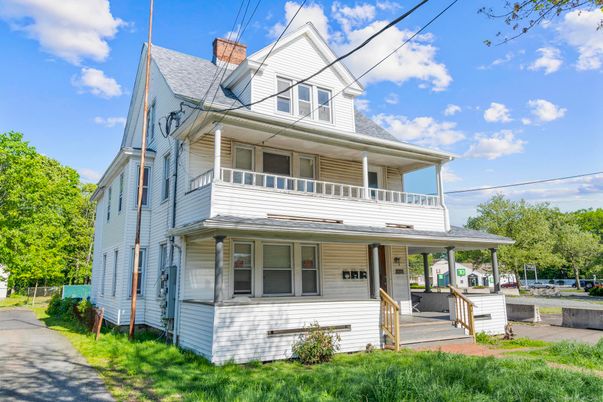 Exterior, Facade, Queen Anne Victorian