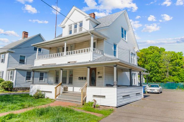 Exterior, Facade, Queen Anne Victorian