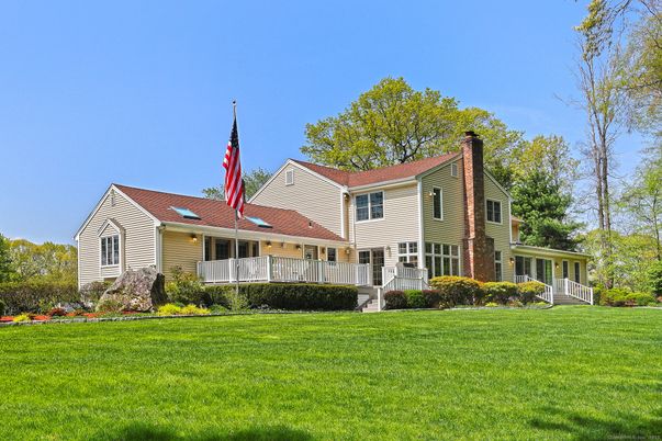 Backyard, Exterior, Facade, Queen Anne Victorian