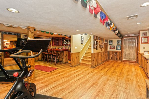 Interior, Recessed Lighting, Wood Texture Flooring