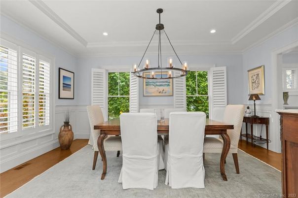 Chandelier, Dining room, Interior, Recessed Lighting, Wood Texture Flooring