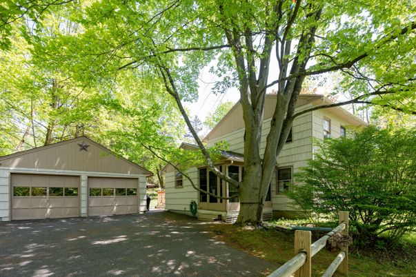 Detached Garage, Exterior