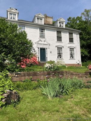 Exterior, Facade, Georgian