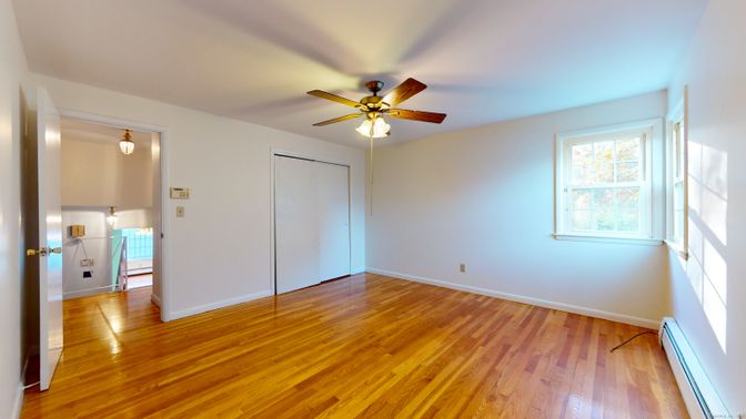 Empty room, Interior, Pendant Lights, Wood Texture Flooring