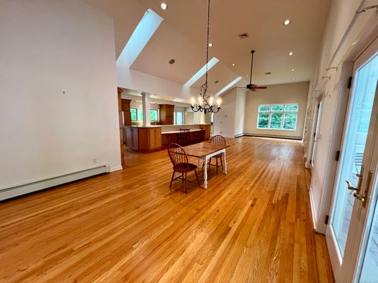 Chandelier, Dining room, Interior, Recessed Lighting, Wood Texture Flooring