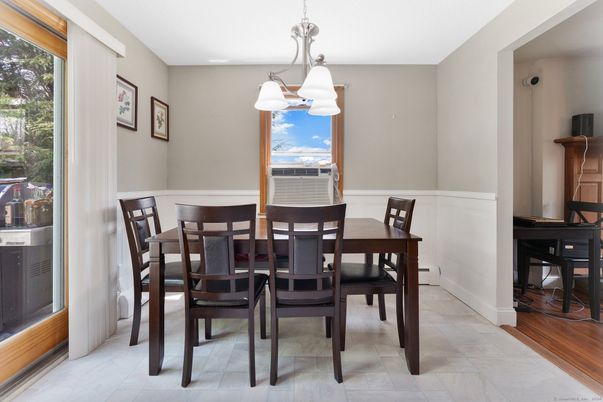 Chandelier, Dining room, Interior, Pendant Lights