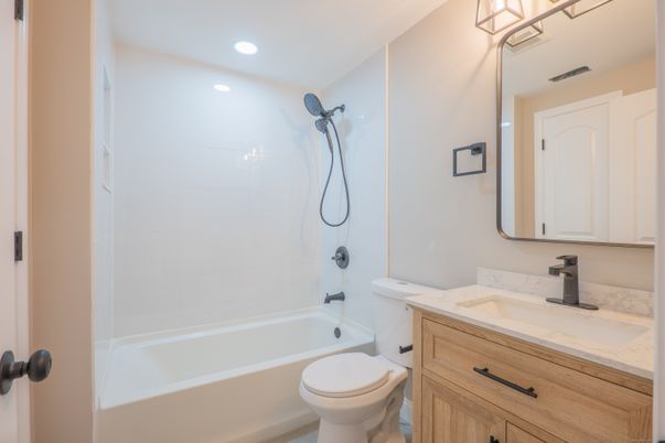 Bathroom, Interior, Recessed Lighting